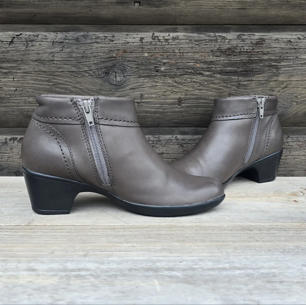 Clarks Bendables Ingalls Thames Y2K Boho Minimalist Leather Comfort Bootie 6M
